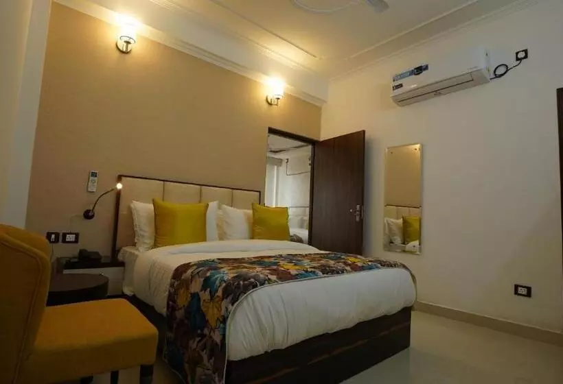 M K Hotel And Restaurant