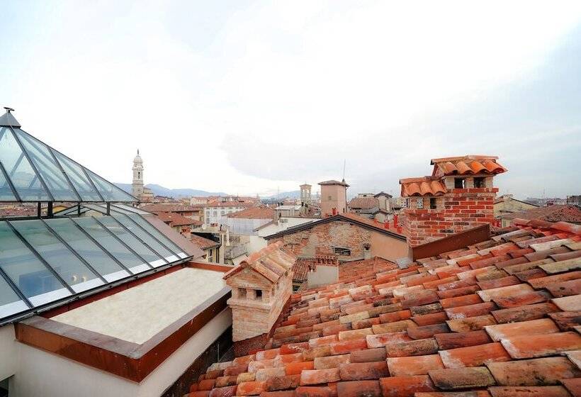 پانسیون Bergamo Inn 21