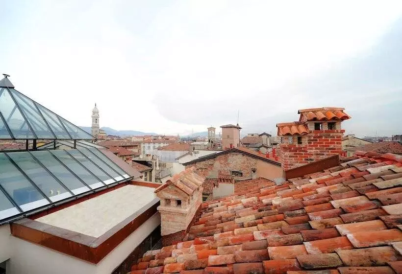 پانسیون Bergamo Inn 21