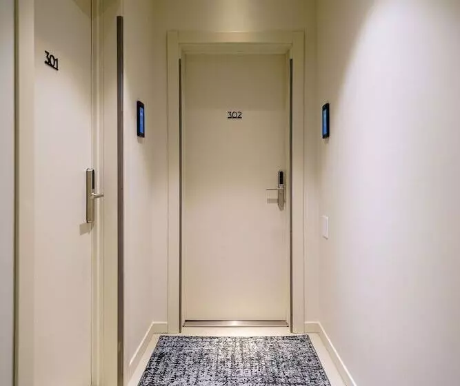 پانسیون Bergamo Inn 21