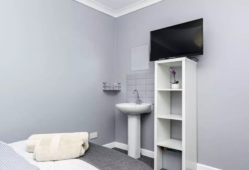 ペンション Shirley House 2, Self Catering Guest House, Self Check In, Smart Locks, 10 Min Walk To Southampton G