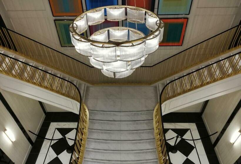 Stylish Downtown Toronto Residential