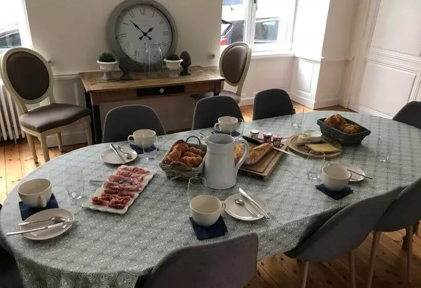 ベッドアンドブレックファースト Chambre Capucine