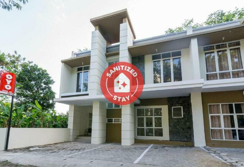 Отель Vaccinated Staffoyo 1431 Travelinn