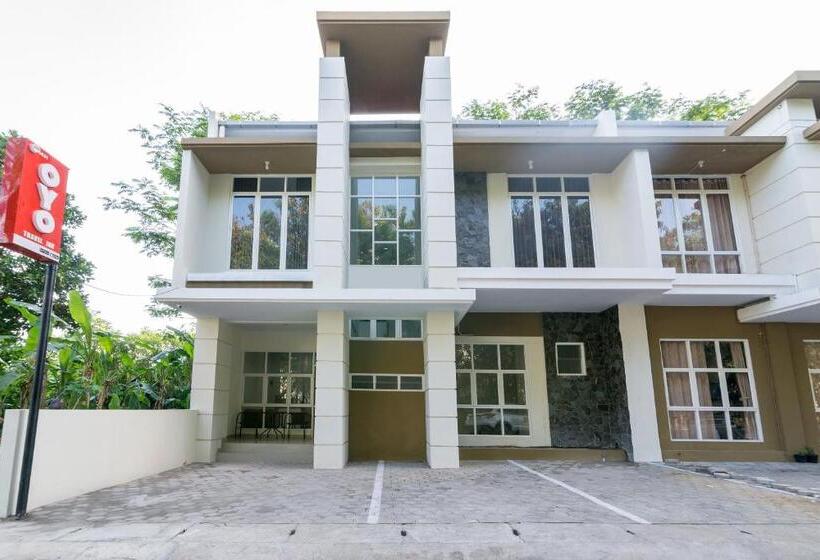 Отель Vaccinated Staffoyo 1431 Travelinn