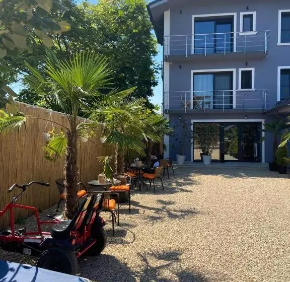 Majatalo Casa Blanca Costinesti