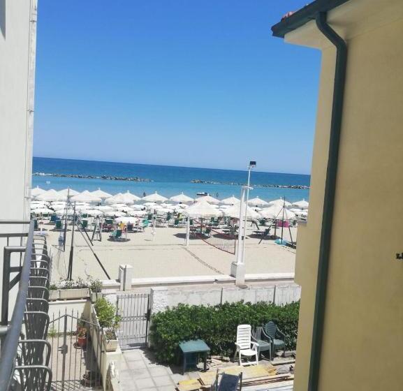 بنسيون Casa De Mar