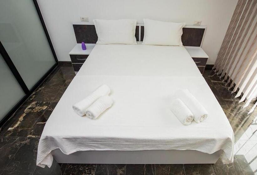 پانسیون Casa Delia