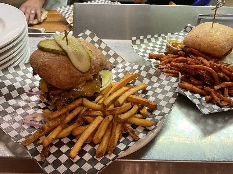 호스텔 Lakewood Inn