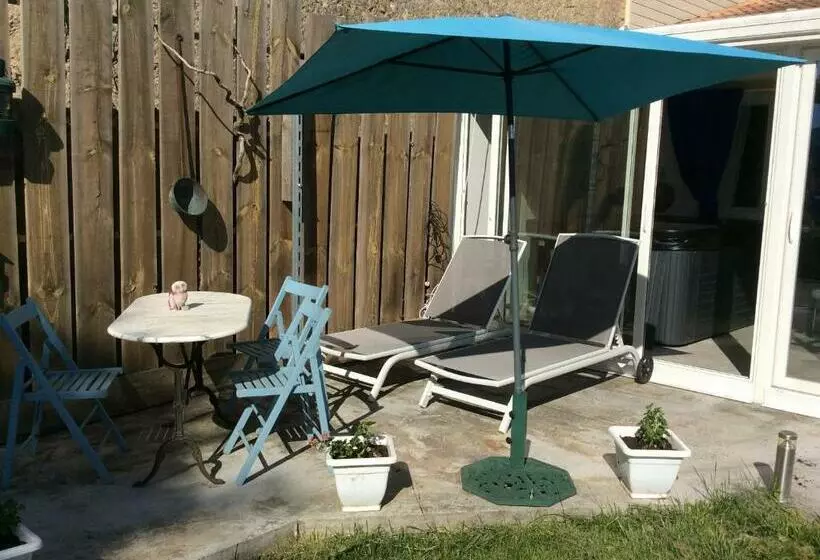 Aamiaismajoitus (B&B) Chambre Du Merle