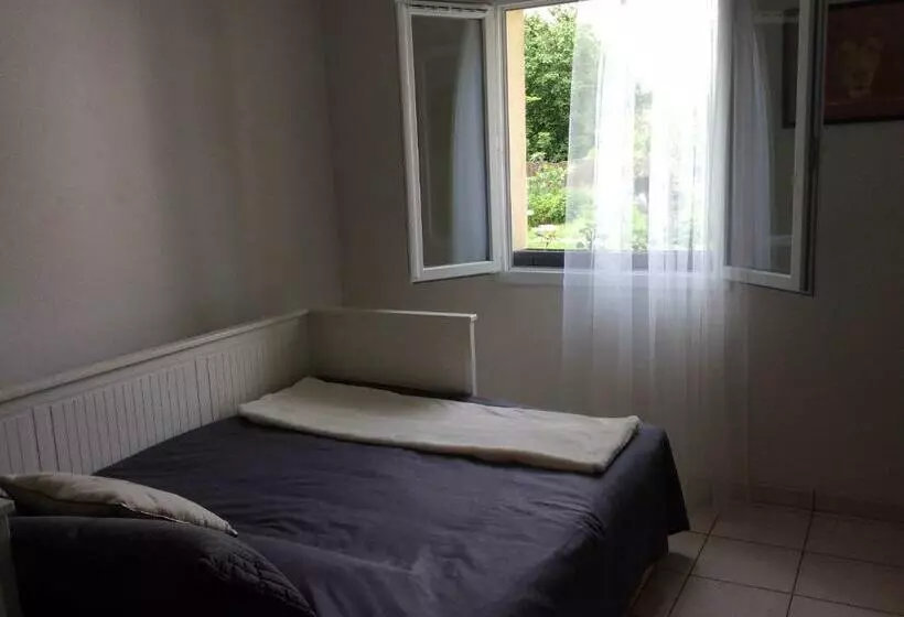 Aamiaismajoitus (B&B) Chambre Du Merle