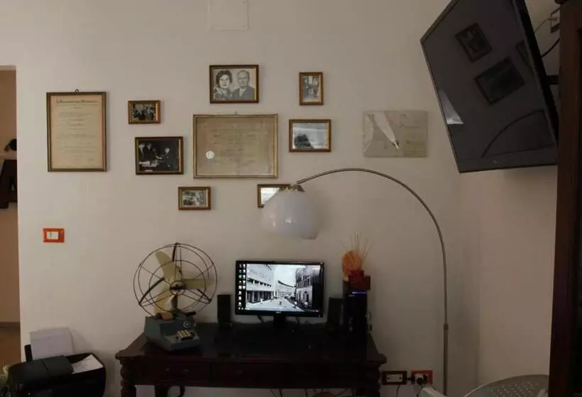 ベッドアンドブレックファースト Odeon Rooms