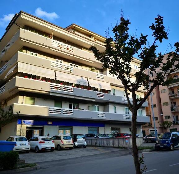 Nocleg ze śniadaniem Odeon Rooms