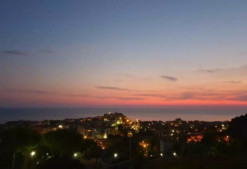 تختخواب و صبحانه Villa Sul Diamante
