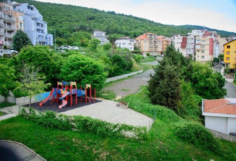 پانسیون вила дари свети влас