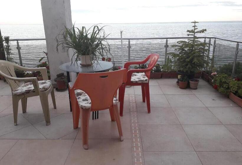 پانسیون Guest House Neli