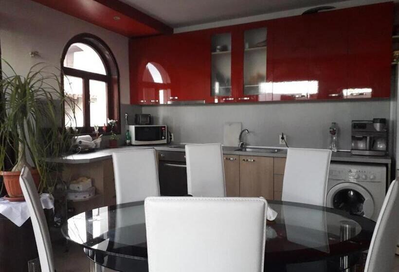 پانسیون Guest House Neli