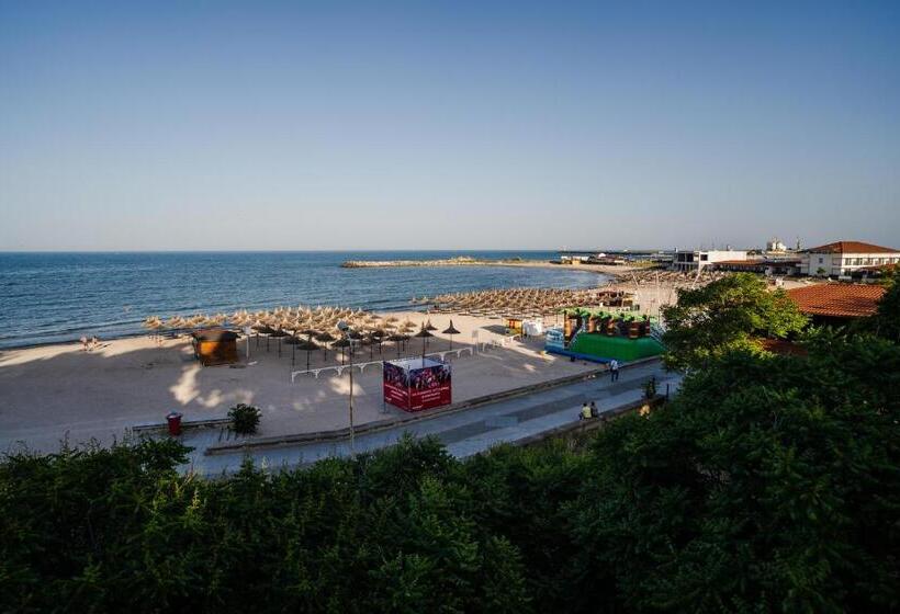 פנסיון Vila Ranya Adults Only