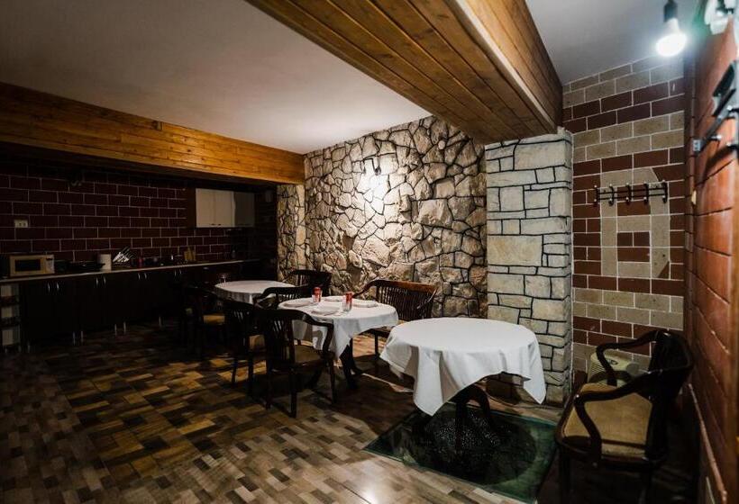 פנסיון Vila Ranya Adults Only