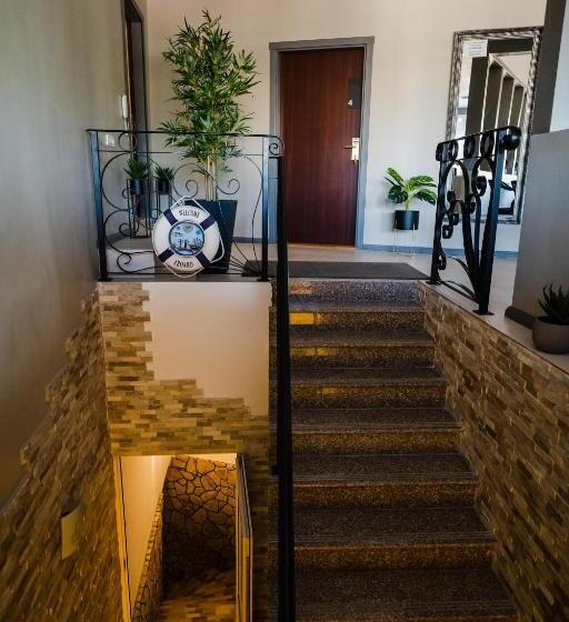 פנסיון Vila Ranya Adults Only