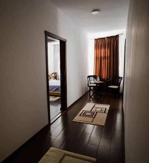 פנסיון Vila Ranya   Adults Only