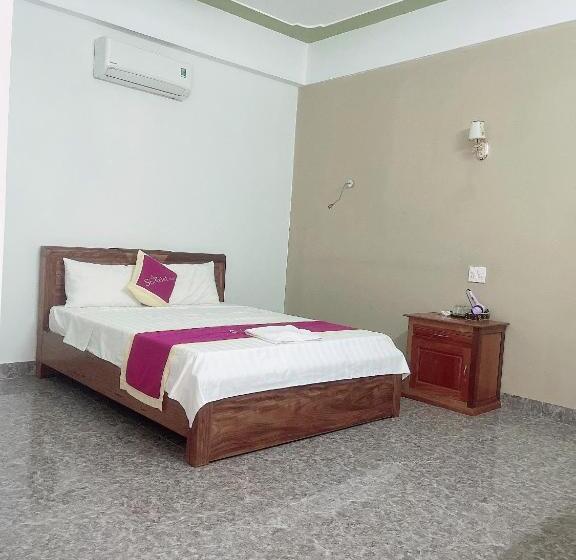 Starlet Hotel Phong Nha