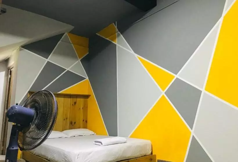 ホテル Alina Budget