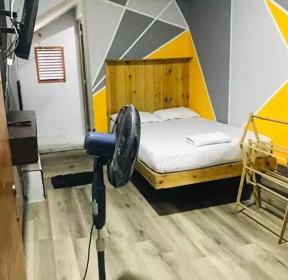 ホテル Alina Budget