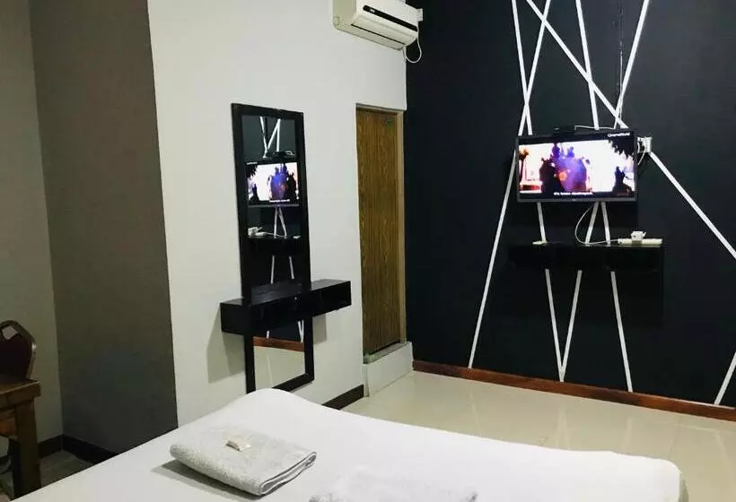 ホテル Alina Budget