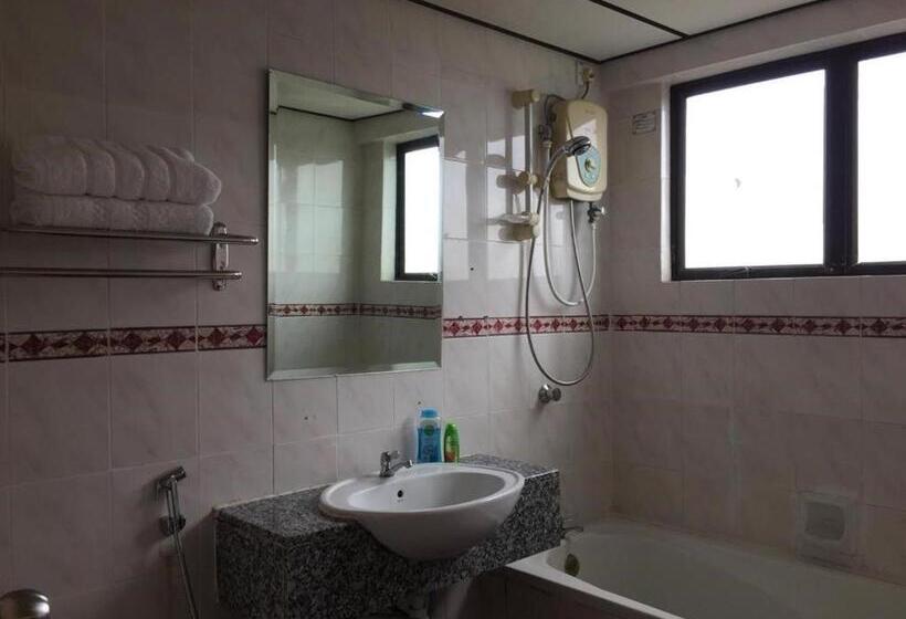 Hotel D Savoy @ Famosa By Mr