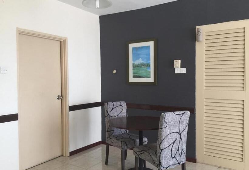 Hotel D Savoy @ Famosa By Mr