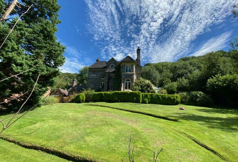 بنسيون Coalbrookdale Villa