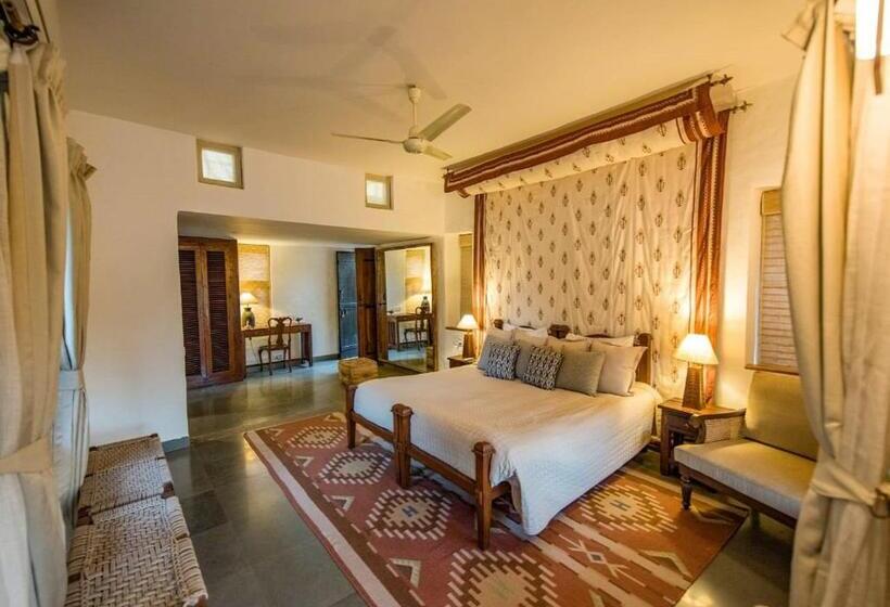 Resort Forsyth Lodge