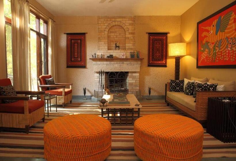 Resort Forsyth Lodge