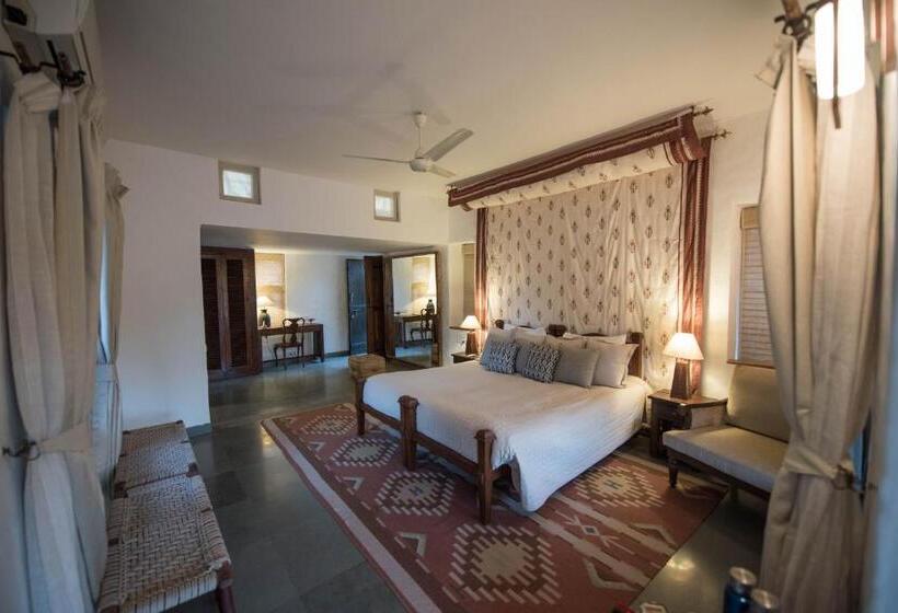 Resort Forsyth Lodge