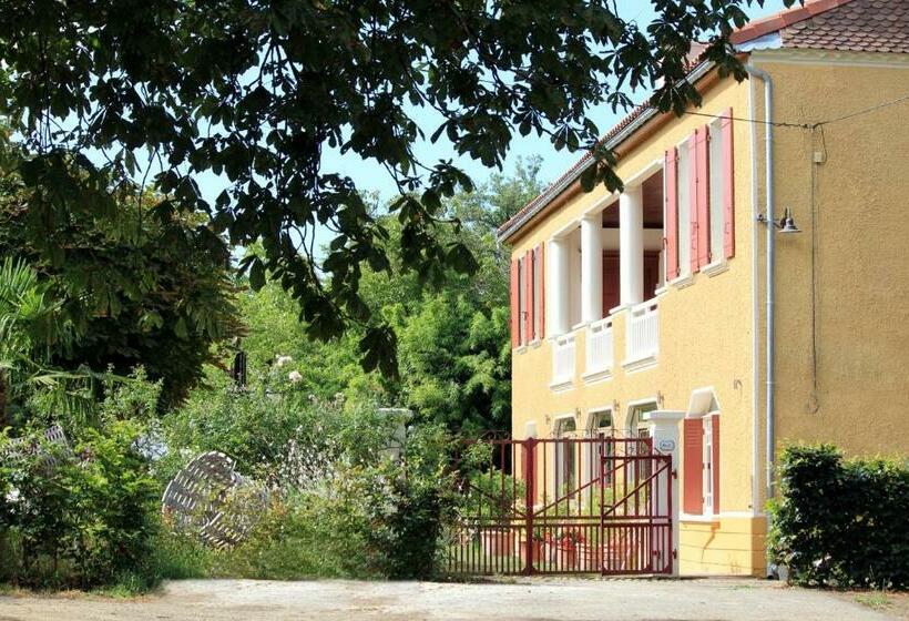 ベッドアンドブレックファースト Maison Poche