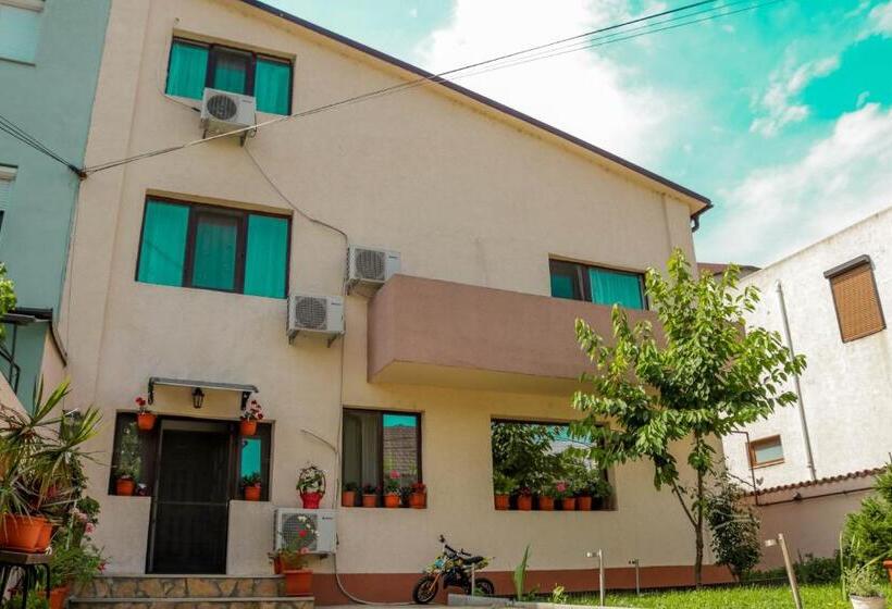 هاستل Let S Do! Sunshine