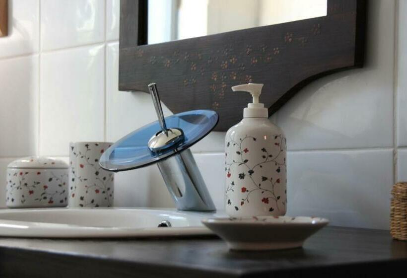 膳宿费 Casa Cu Zorele, Crit 189