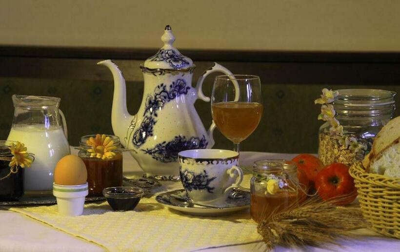 膳宿费 Casa Cu Zorele, Crit 189