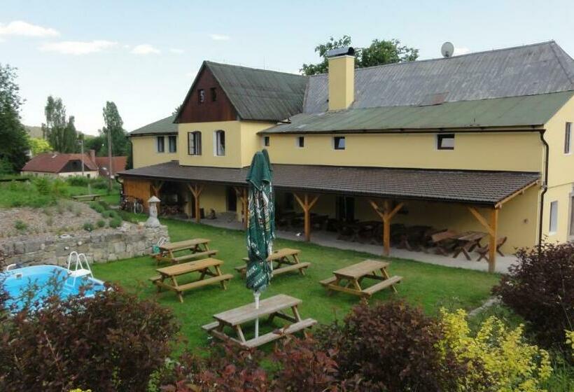 بنسيون Penzion Zámecká