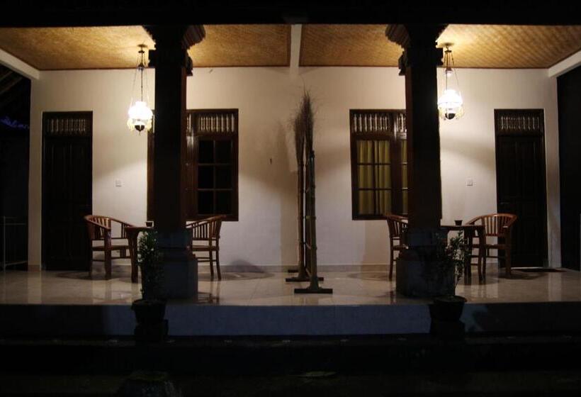 بنسيون Sedana Jaya