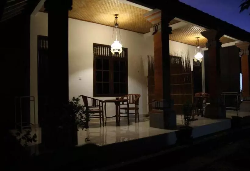 ペンション Sedana Jaya