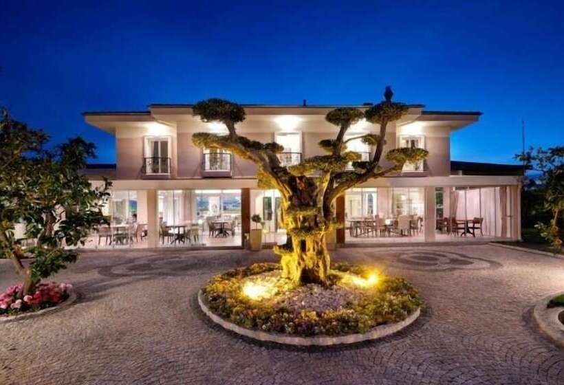 酒店 B. Equine Range