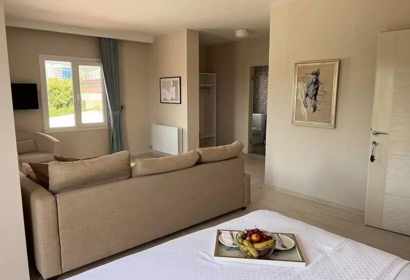 ホテル B. Equine Range