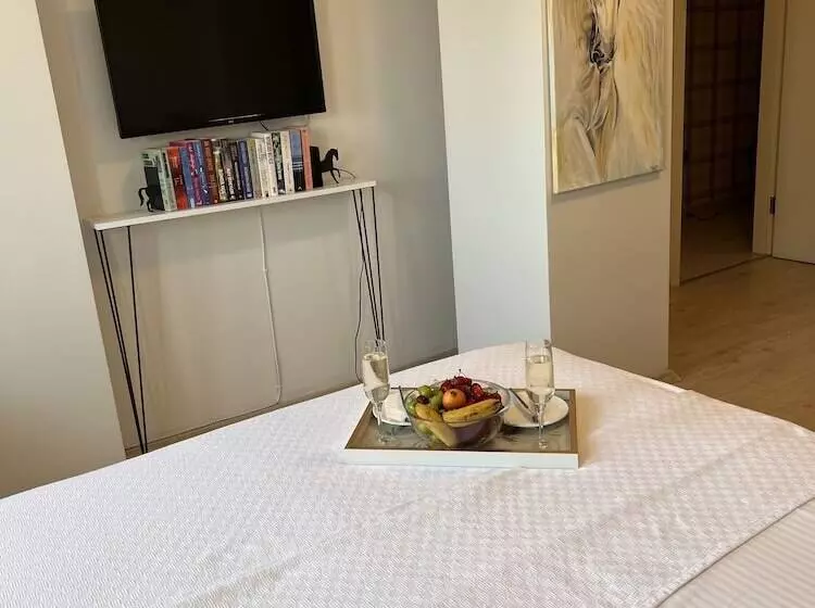 ホテル B. Equine Range