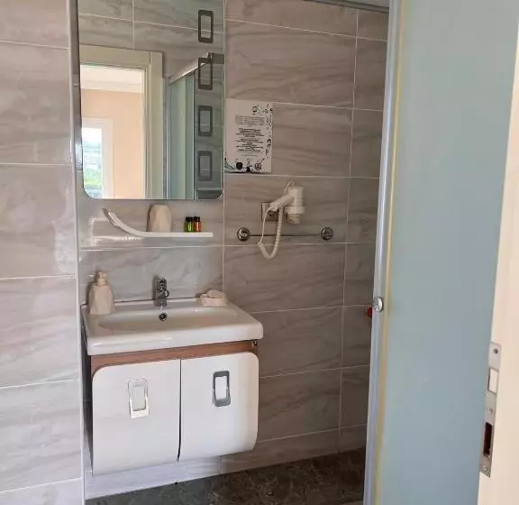 ホテル B. Equine Range