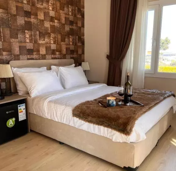 ホテル B. Equine Range