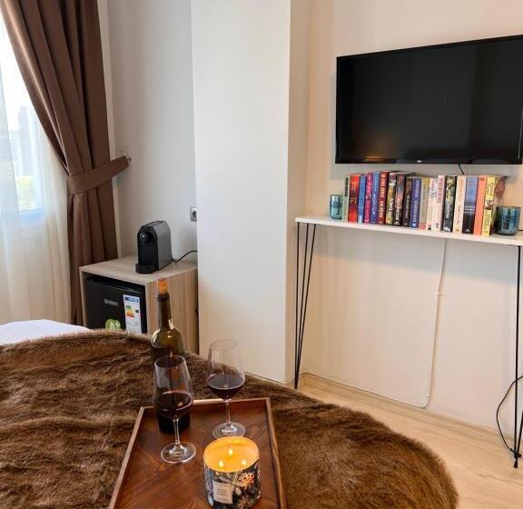 酒店 B. Equine Range