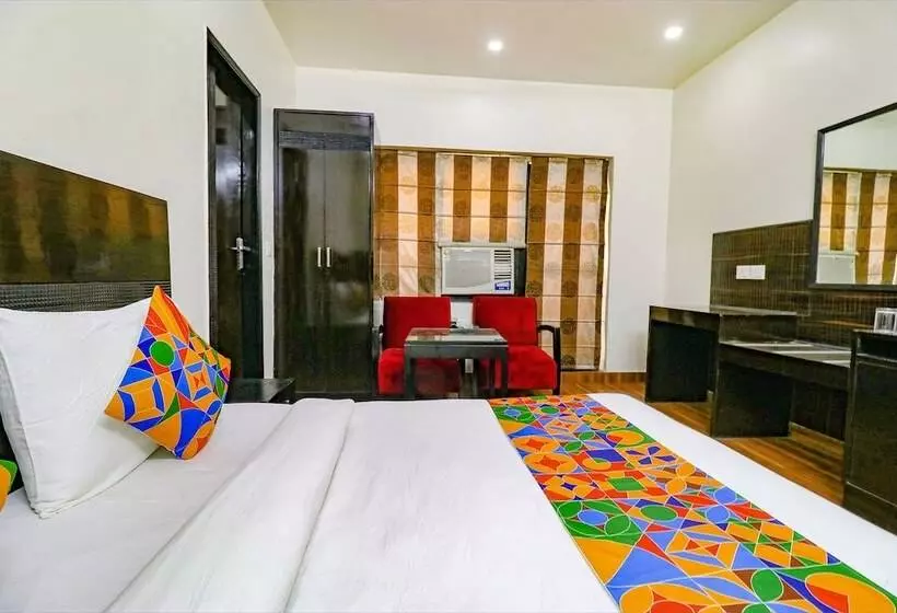 Fabhotel La Ola