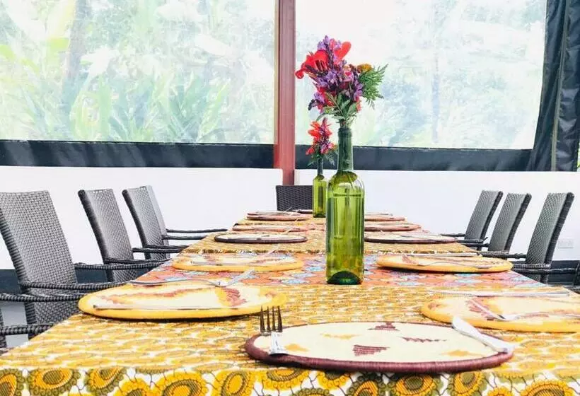 هتل Koi Koi, Fort Portal